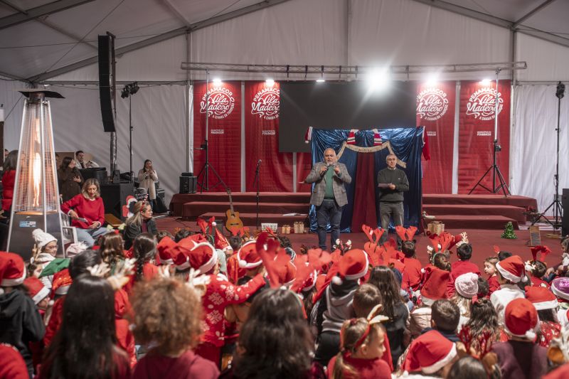 Penamacor: Festa de Natal do 1º Ciclo e Jardins de Infância animou crianças na Tenda Vila Madeiro